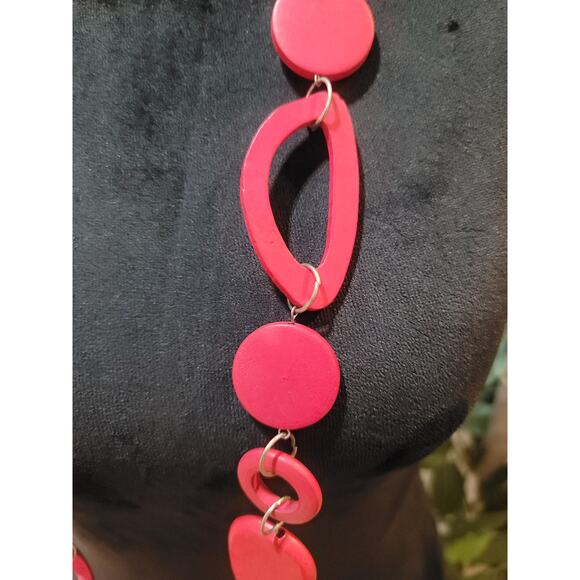 Women's Red Statement Necklace With Geometric Beads And Lobster Clasp Lock - Picture 3 of 5